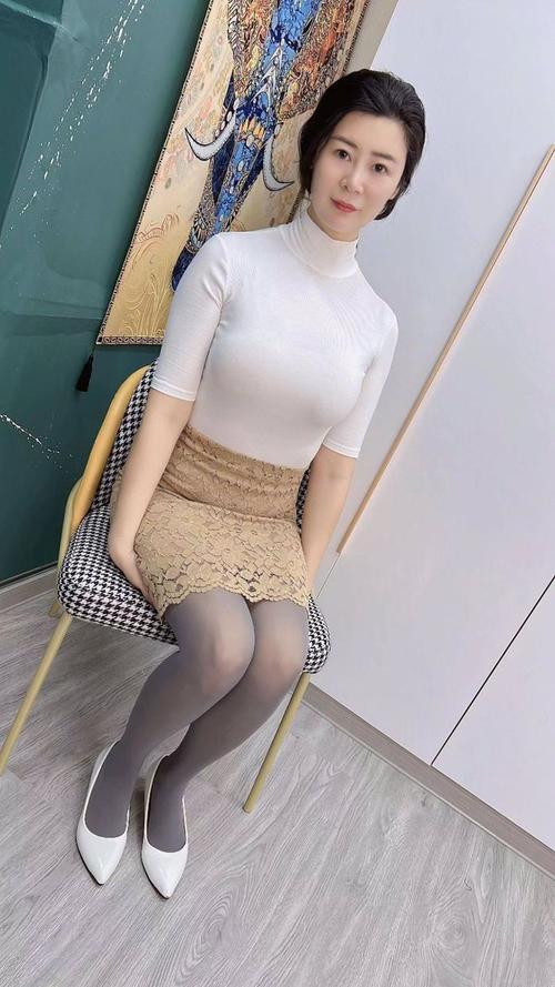 一边摸下面一边摸上面的相关介绍