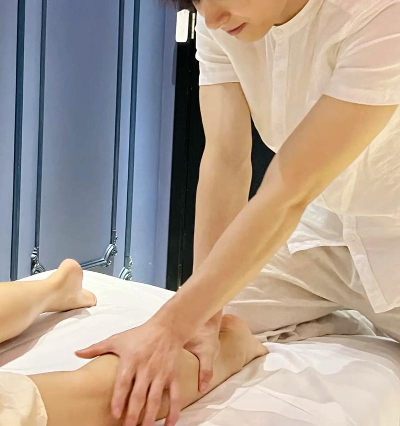 欧美亚洲一区二区久久的相关介绍
