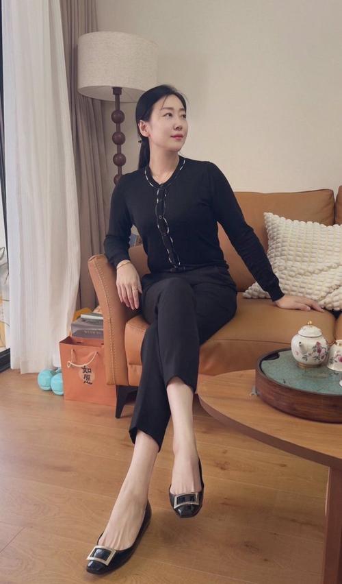 巨乳美女被男人操的相关介绍
