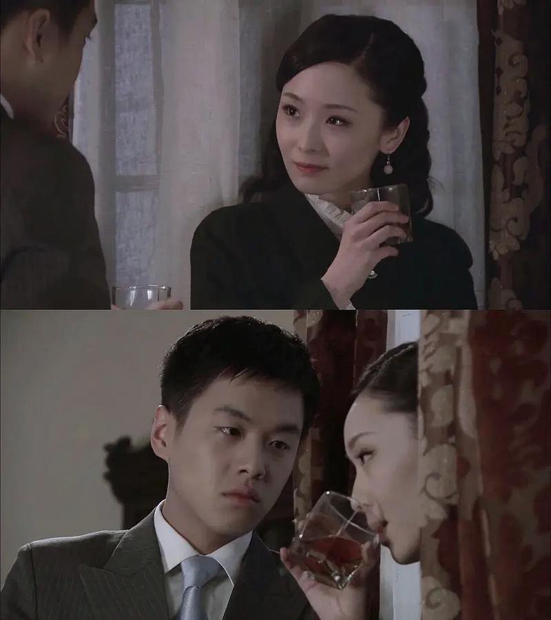 一边亲上面一边下面摸的相关介绍