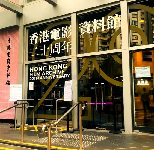女性下面分泌物黄色是什么原因的相关介绍
