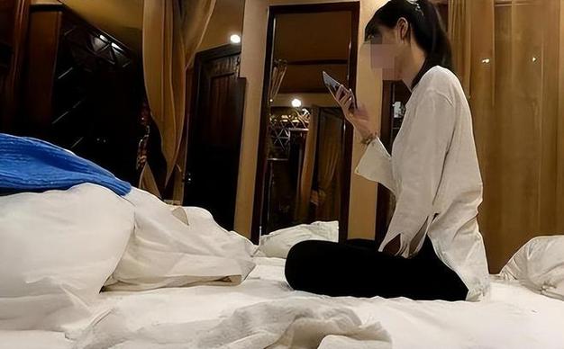 亚洲白嫩少妇的相关介绍
