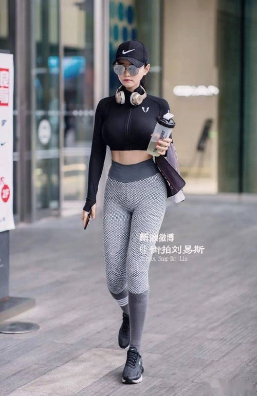 欧美午夜在线一区二区的相关介绍