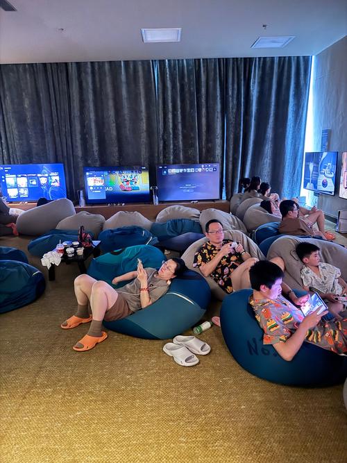 操美女同桌的相关介绍