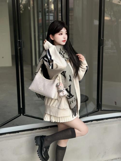 我操老师的逼的相关介绍