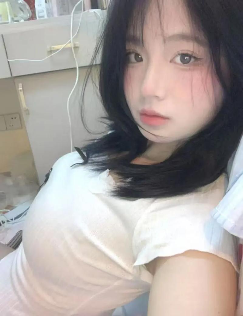 激情五月久久国色天香一区的相关介绍