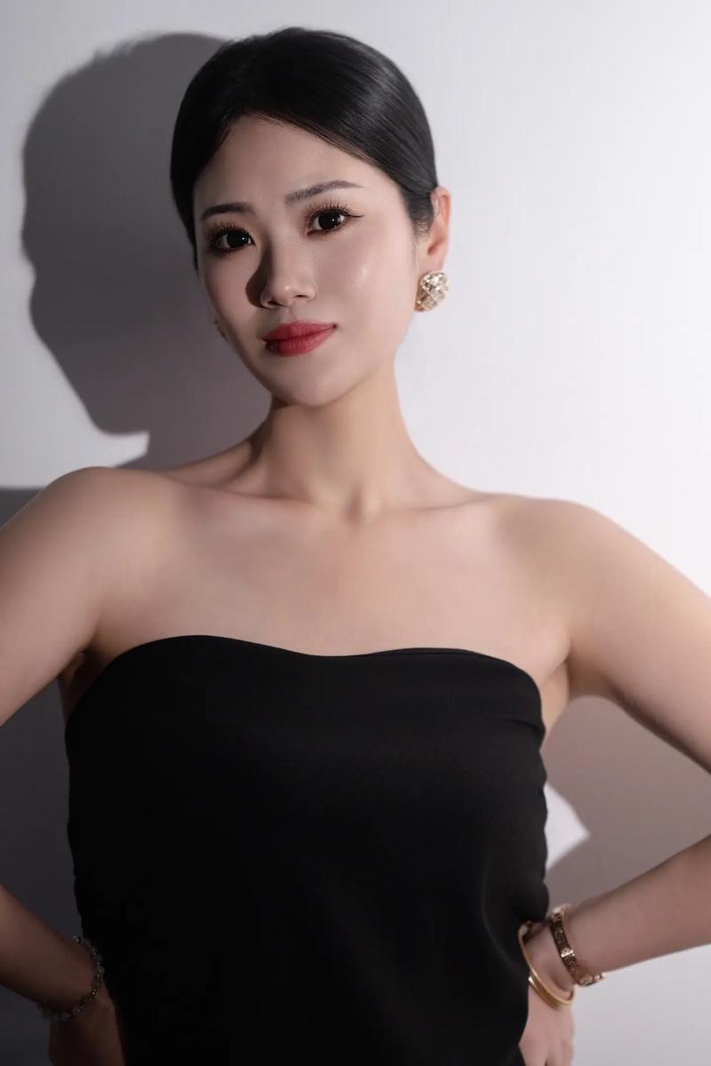 爆操美女白浆高跟的相关介绍