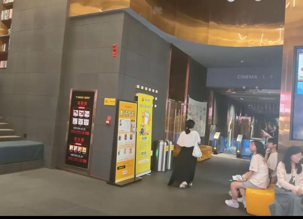 肥胖女人毛片全黄的相关介绍